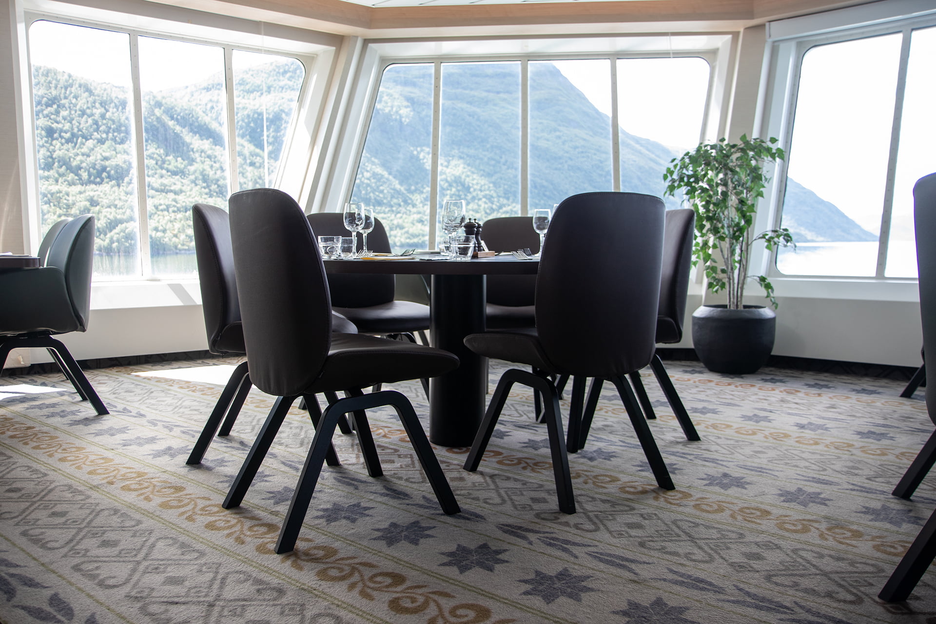Stressless Bay dining chair onboard Hurtigruten