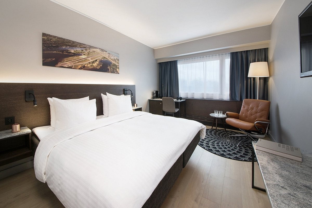 Radisson room with Stressless chair