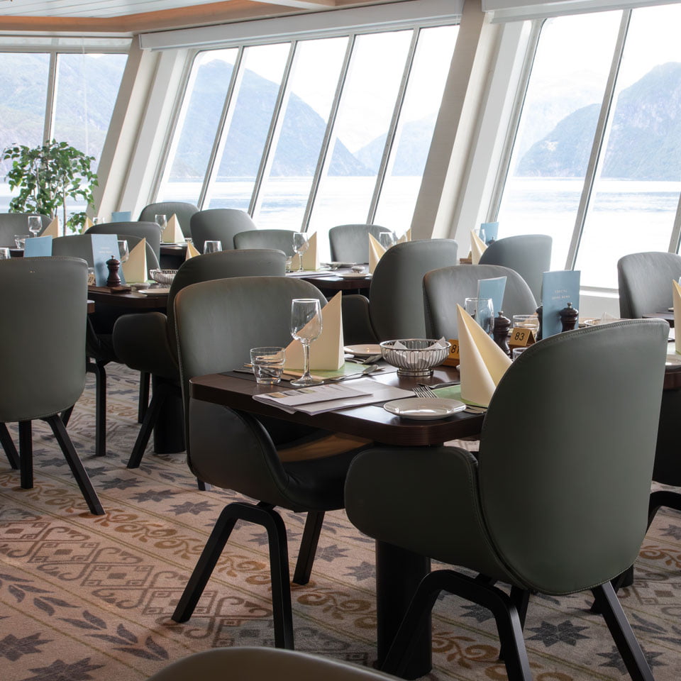 Stressless dining furniture at Hurtigruten